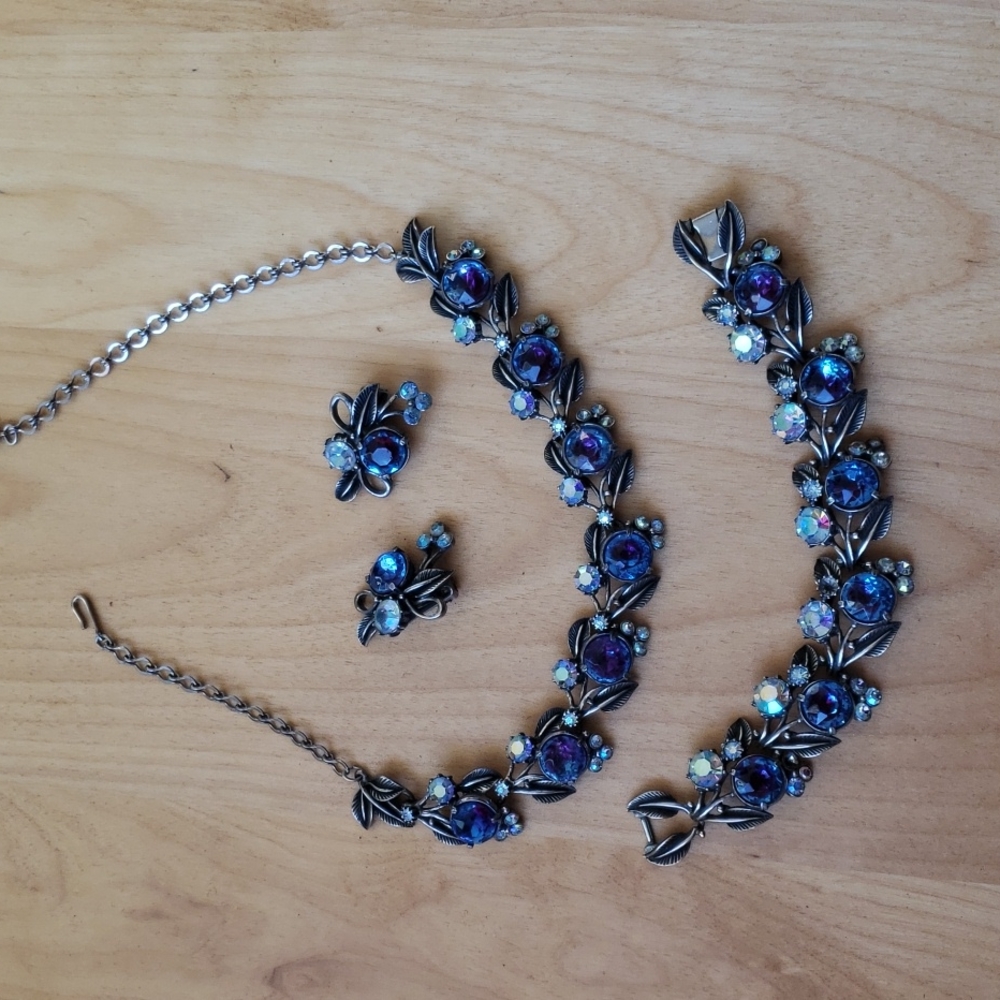 Vintage Florenza Heliotrope Jewelry Set
